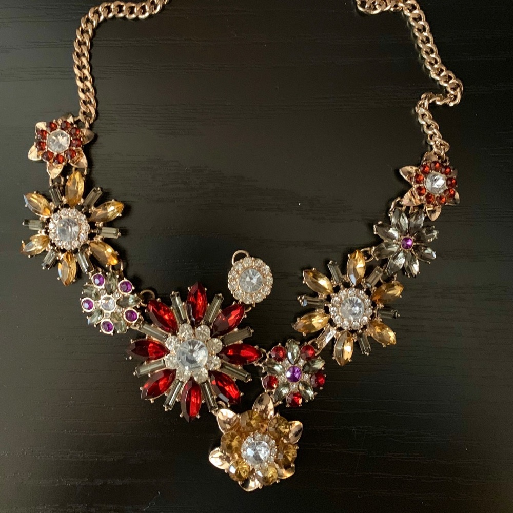 Statement necklace